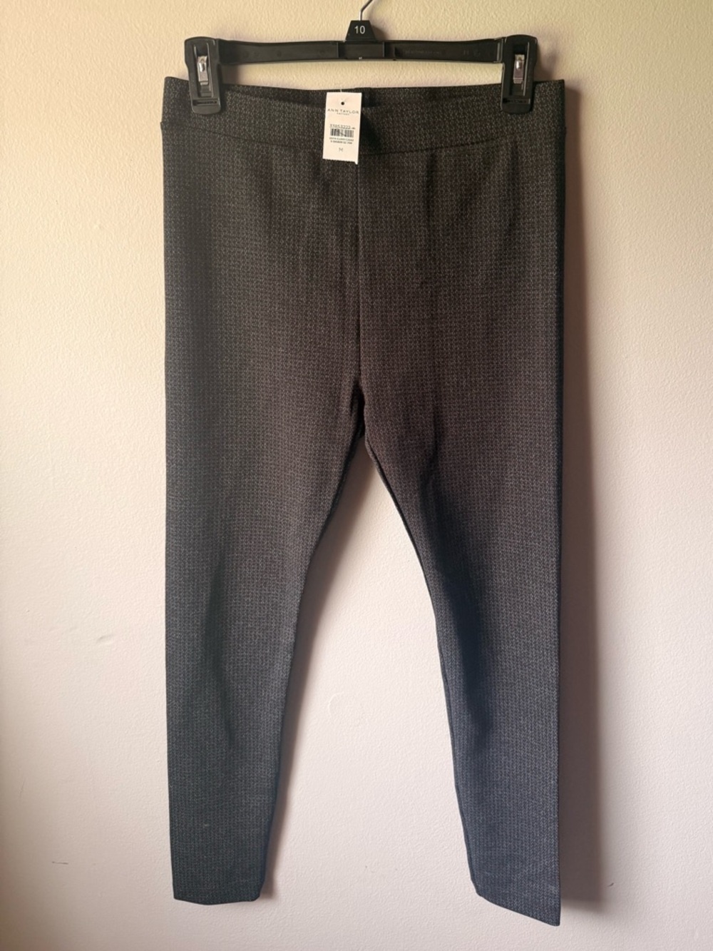 NWT Ann Taylor Black Textured Leggings